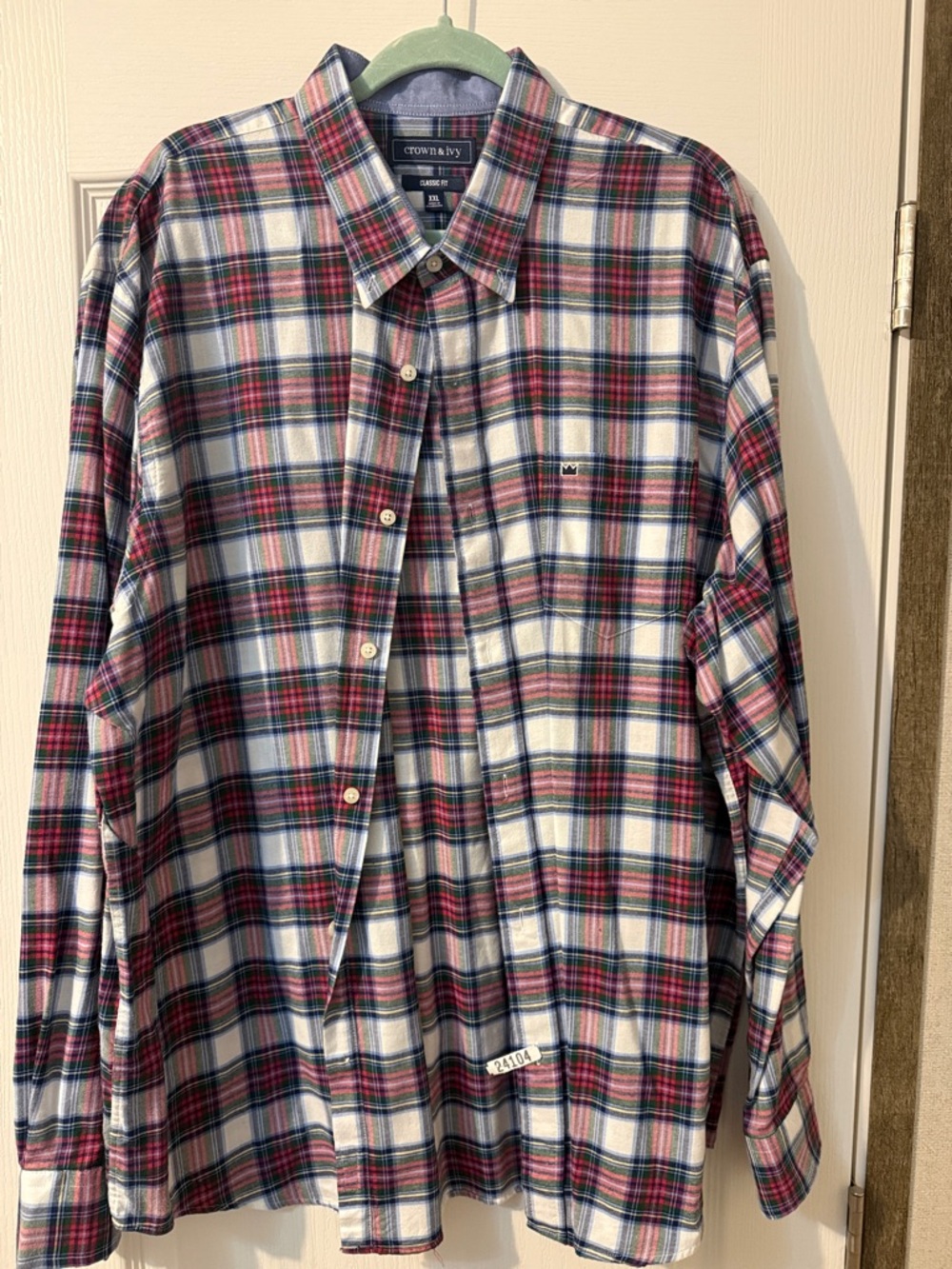 crown & ivy Plaid Button-Down Shirt in White, Navy & Red